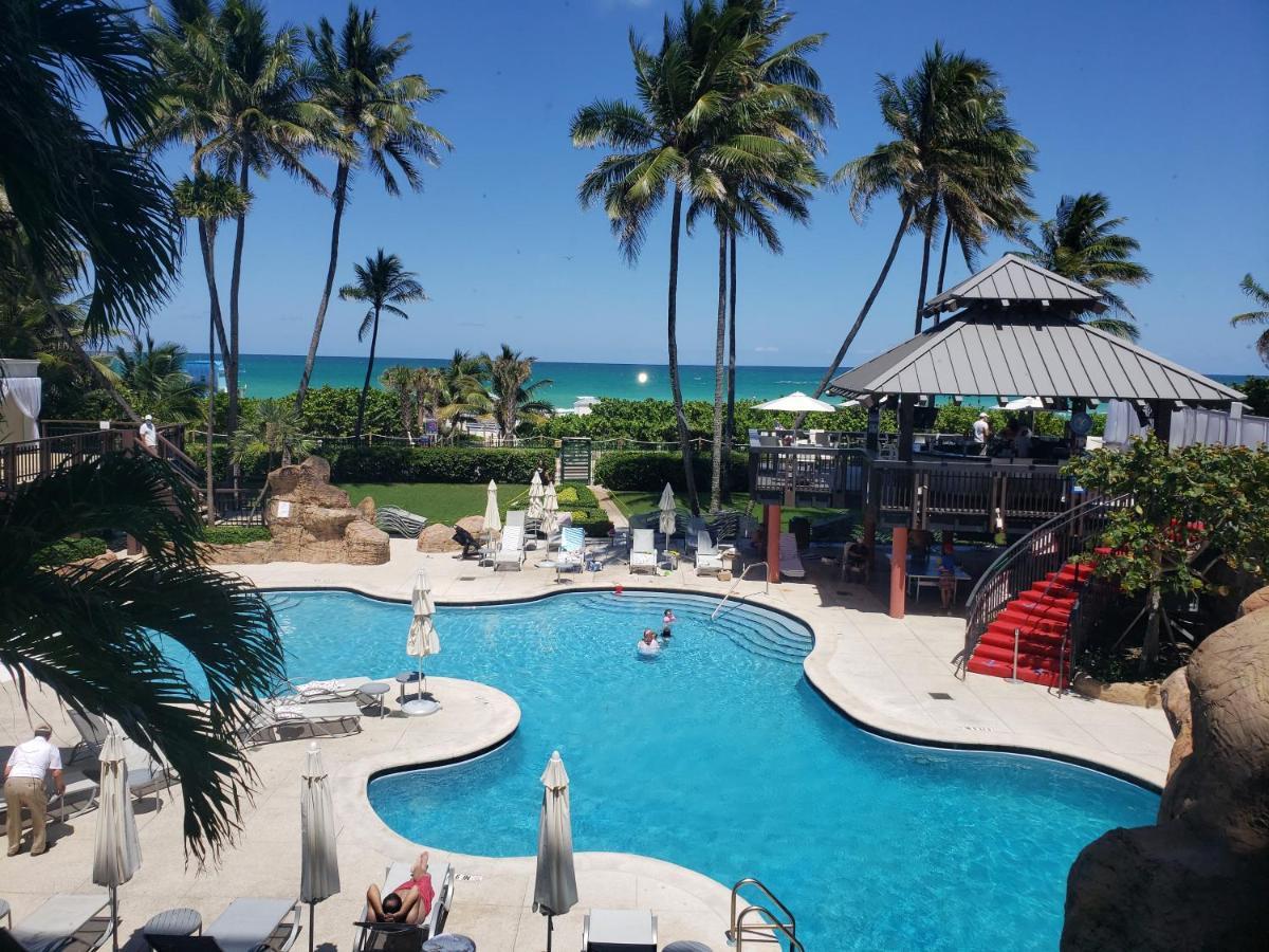2 Bedroom 2 Bath Beachfront Condo On Miami Beach Millionaire Row Exteriör bild