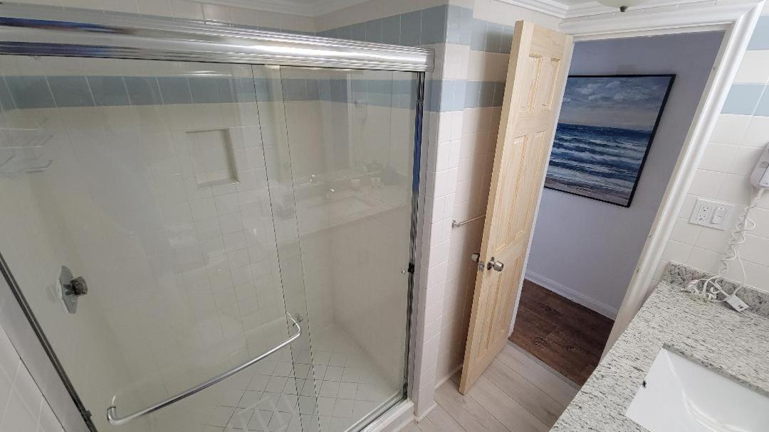 2 Bedroom 2 Bath Beachfront Condo On Miami Beach Millionaire Row Exteriör bild