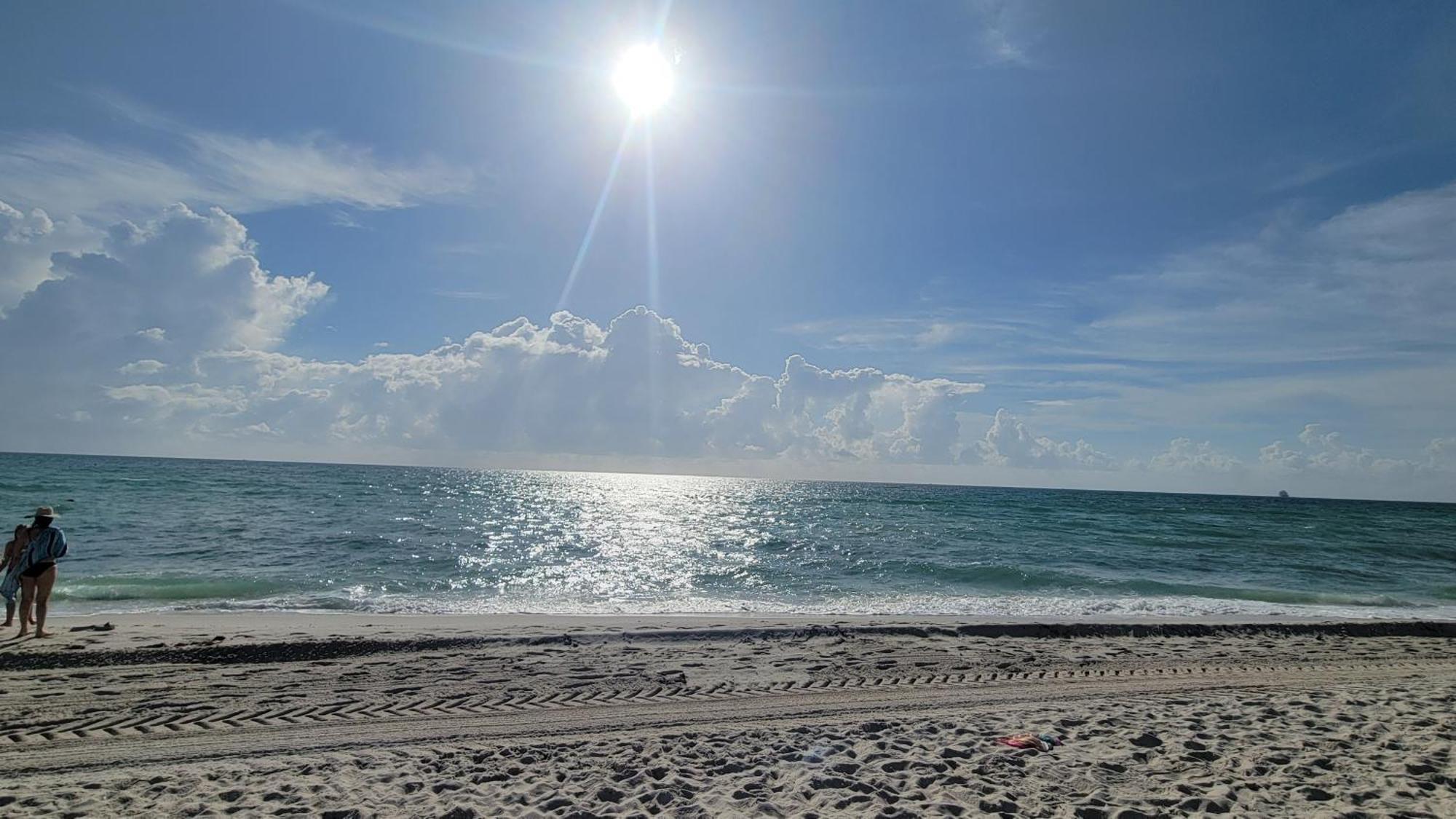 2 Bedroom 2 Bath Beachfront Condo On Miami Beach Millionaire Row Exteriör bild