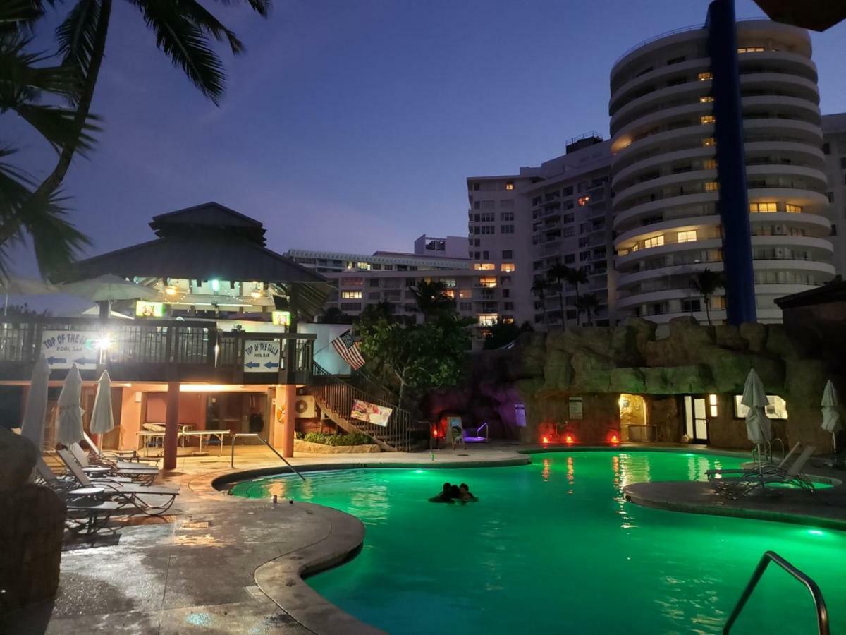 2 Bedroom 2 Bath Beachfront Condo On Miami Beach Millionaire Row Exteriör bild